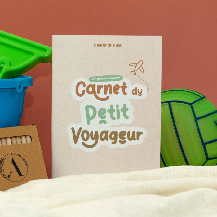 Cahier vacances garçon beige